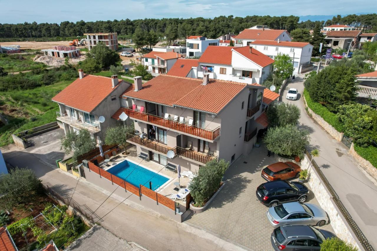 Pool Apartments Julia Zadar Exterior foto